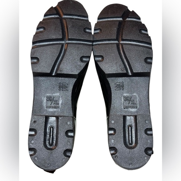 Chunky Heel Waterproof Ankle Rain Boots - Picture 8 of 9